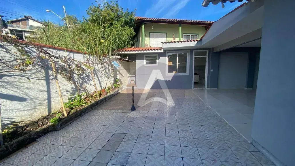 Furnished house with 4 bedrooms and shared BBQ area