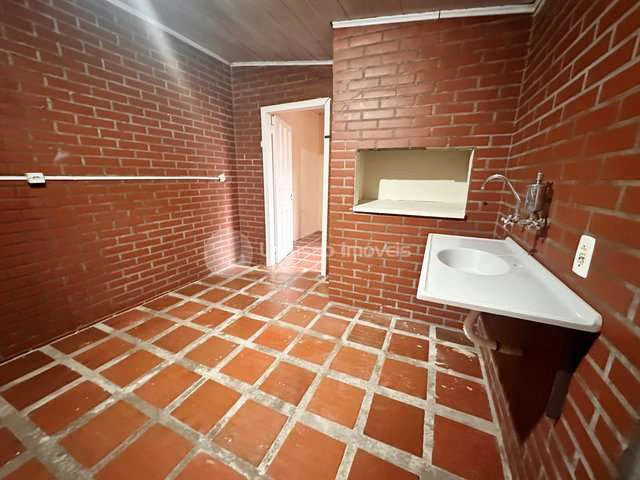 2-bedroom house with gas water heater — photo 4
