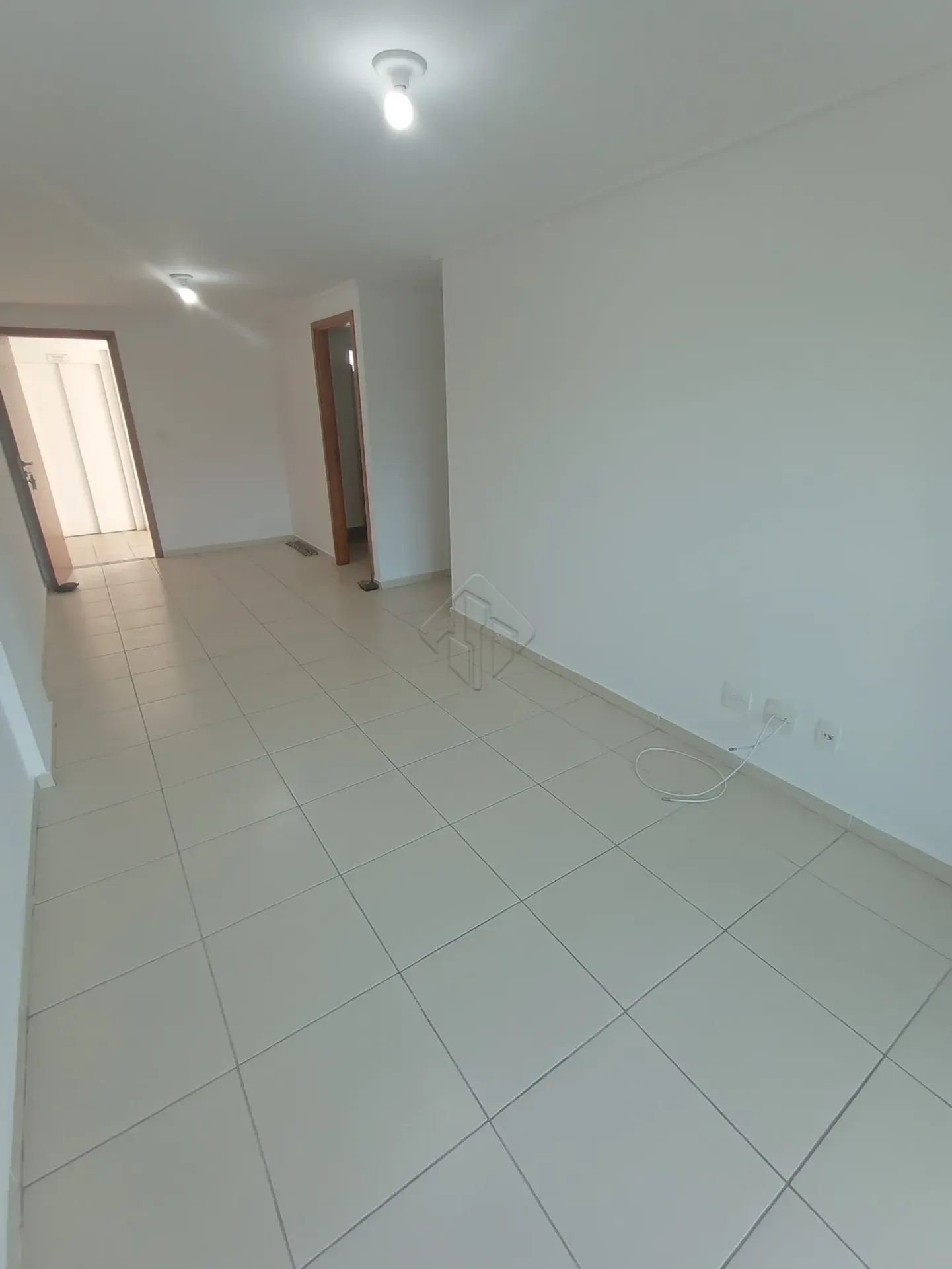Balcony with a grill in a 2-bedroom apartment, 66 m² — photo 6