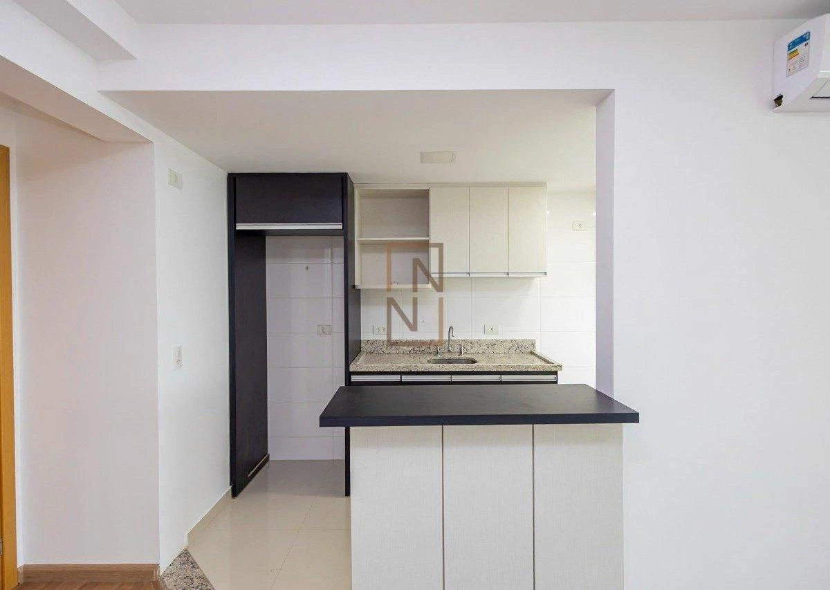 Furnished 2-bedroom apartment with open-plan living