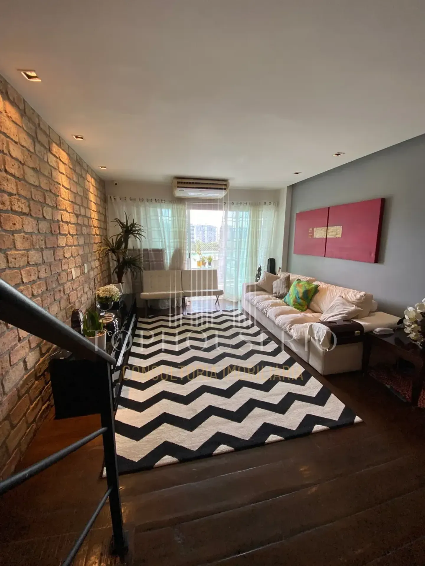 Furnished penthouse with 3 bedrooms and 4 bathrooms — photo 23