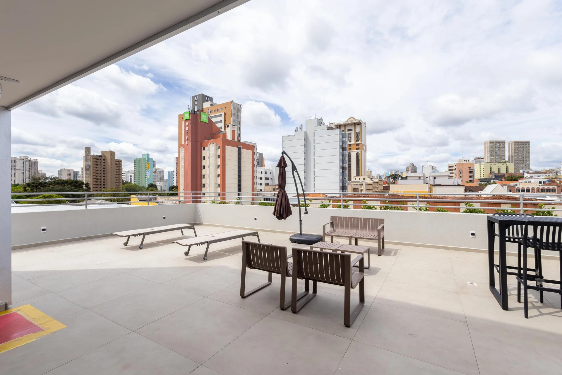 Apartment, 30 m², with floor-to-ceiling windows — photo 18
