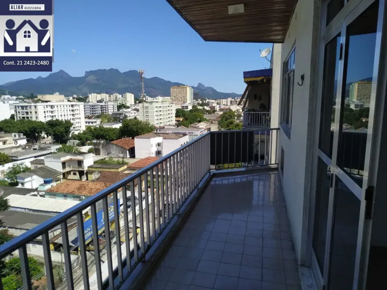 Apartment on the 6th floor with a glass-enclosed balcony — photo 6