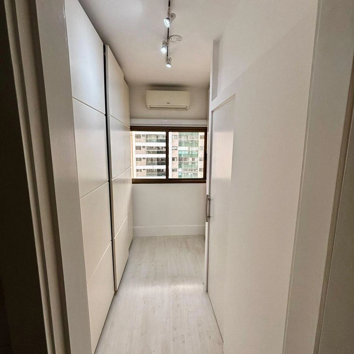 Furnished 150 m² apartment with 2 en-suite bedrooms — photo 20