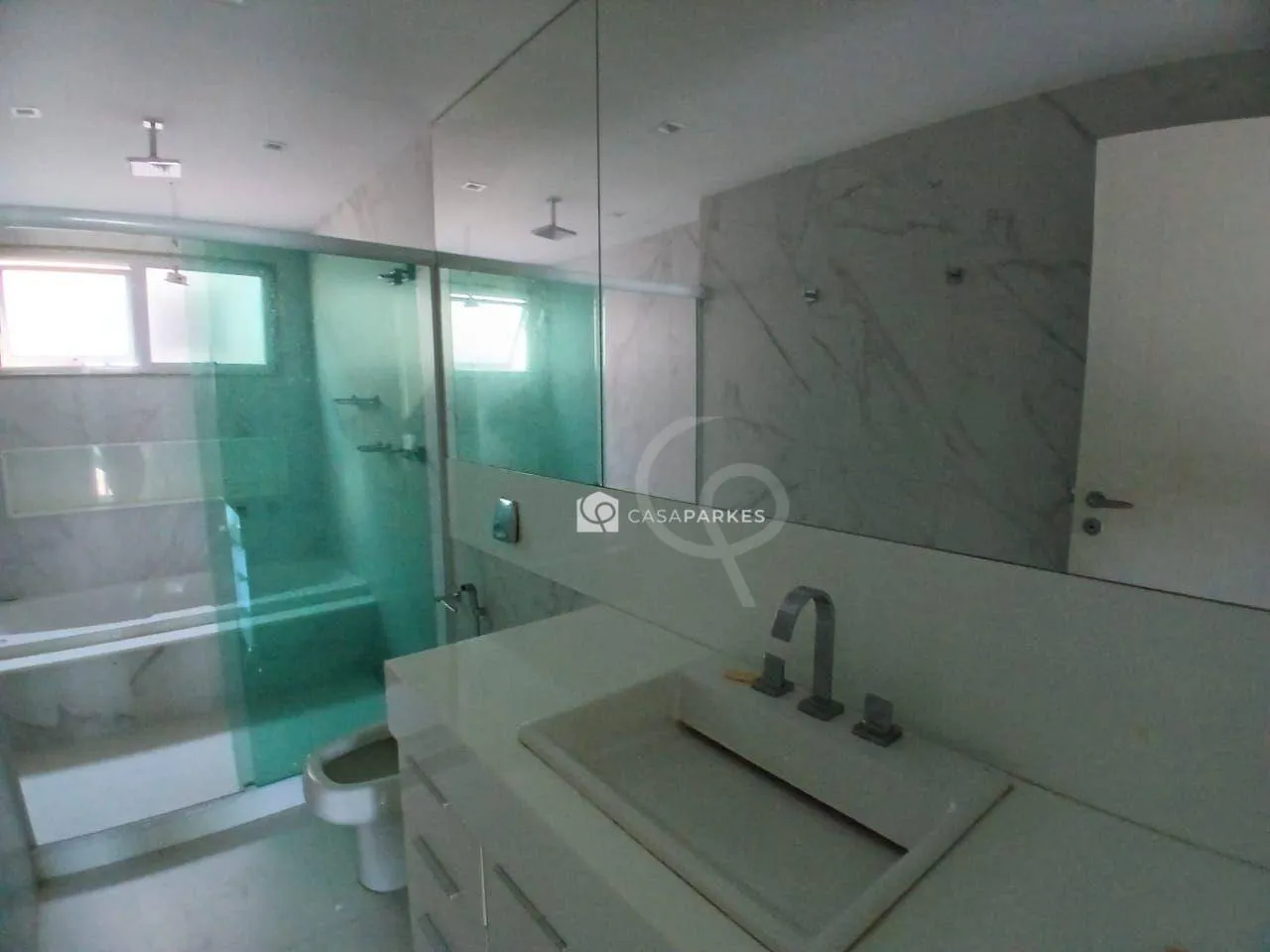 Penthouse with 3 bedrooms and 4 bathrooms — photo 30