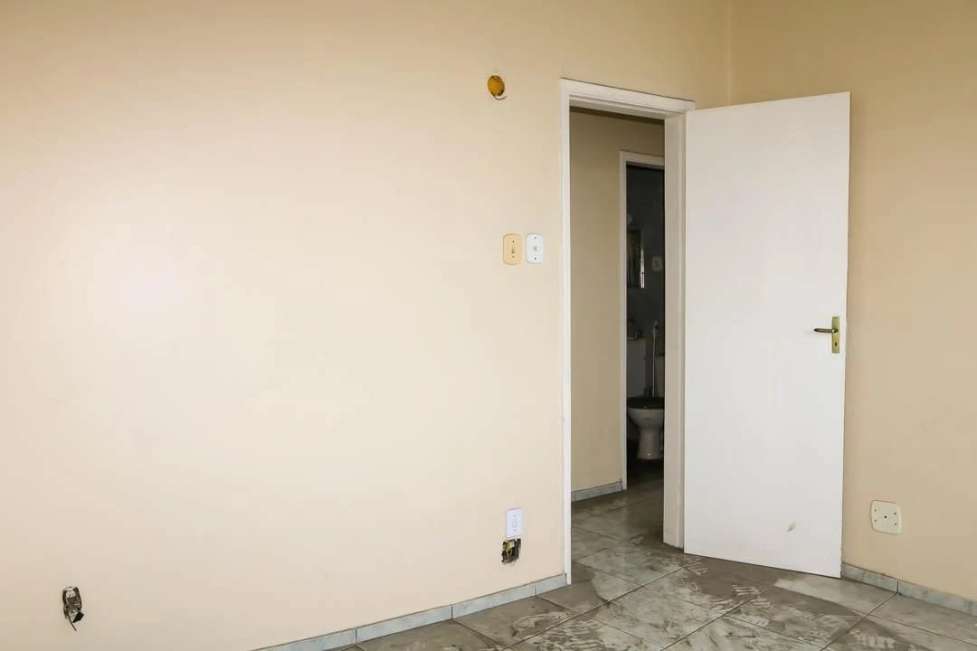 Apartamento de 2 dormitorios y 1 baño con cocina cerrada — photo 18