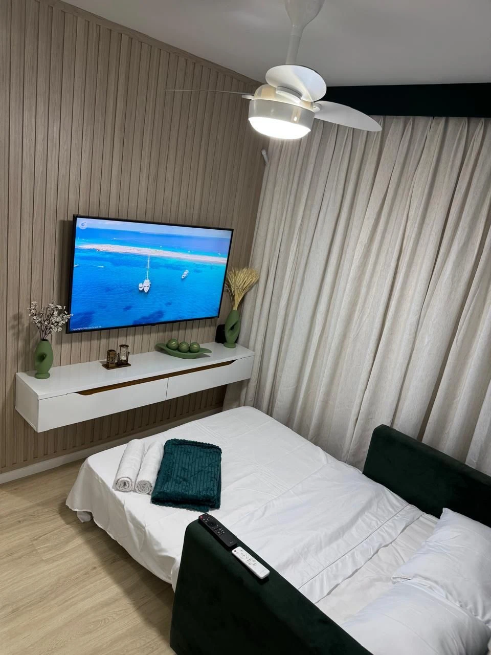 Furnished 2-bedroom apartment with 2 bathrooms — photo 23