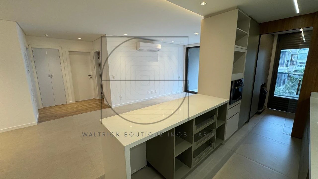 Apartment, 132 m², with a walk-in closet — photo 2