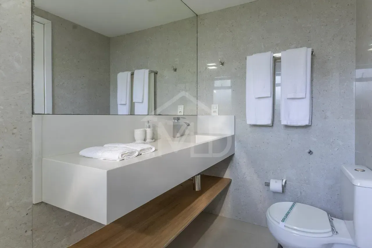 Furnished house with 4 bedrooms and 5 bathrooms — photo 18
