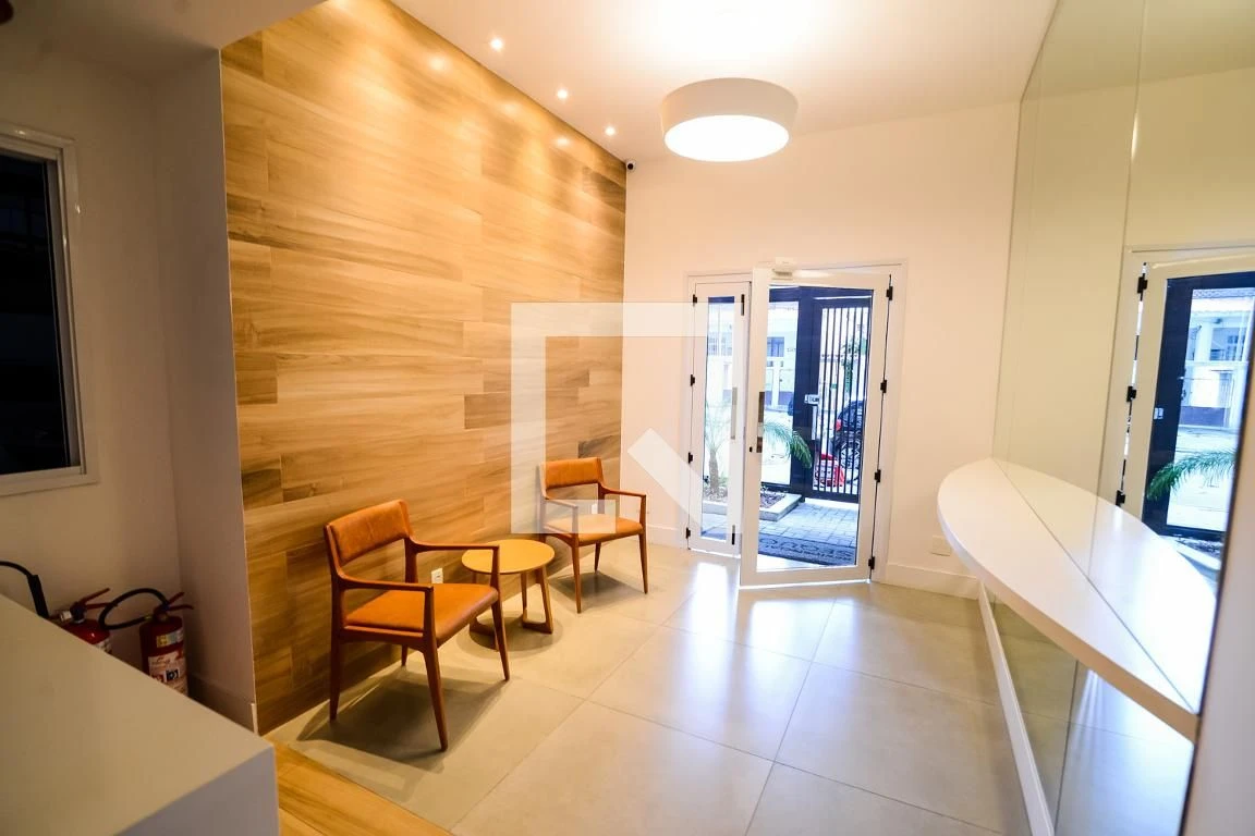 Furnished 4-bedroom apartment with 4 bathrooms — photo 18
