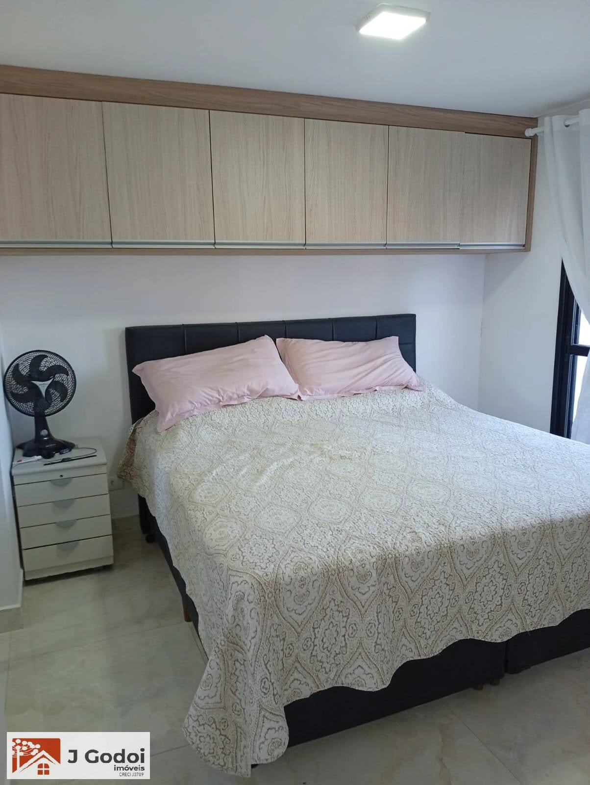2-bedroom apartment, 1 with its own bathroom, 292 m² — photo 4