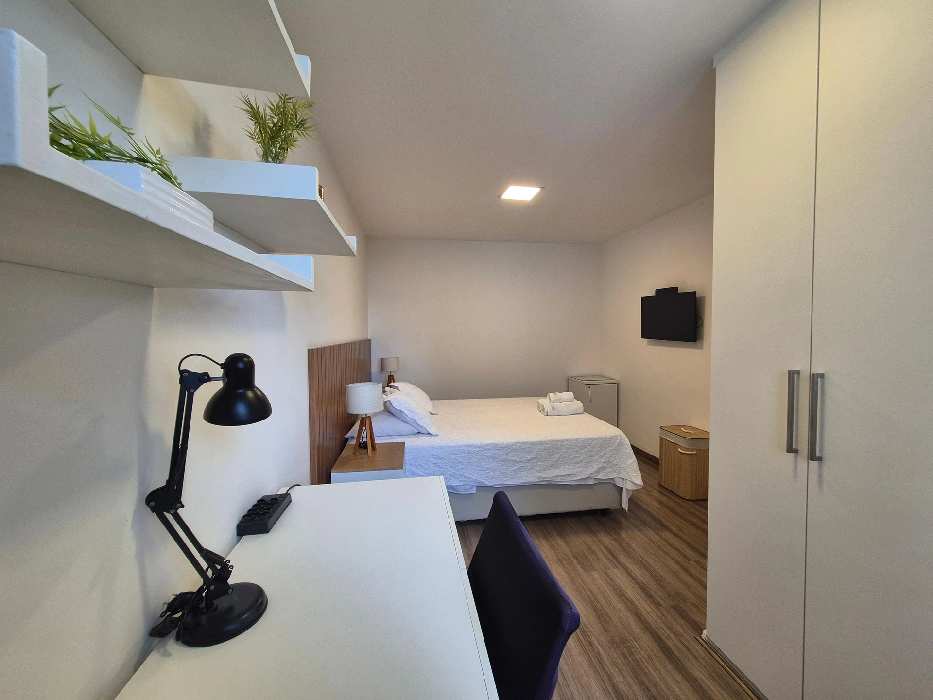 Furnished apartment with 2 en-suite bedrooms and 1 parking — photo 13