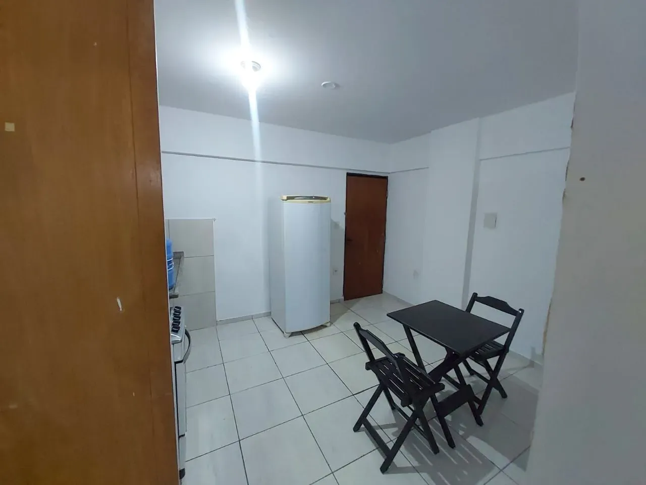 Furnished 1-bedroom apartment with private garden and parking — photo 2