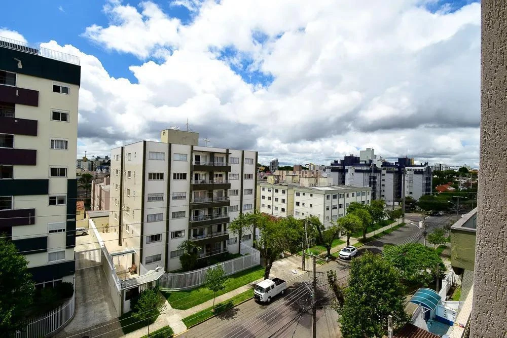 3-bedroom apartment with a bathtub in Curitiba — photo 19