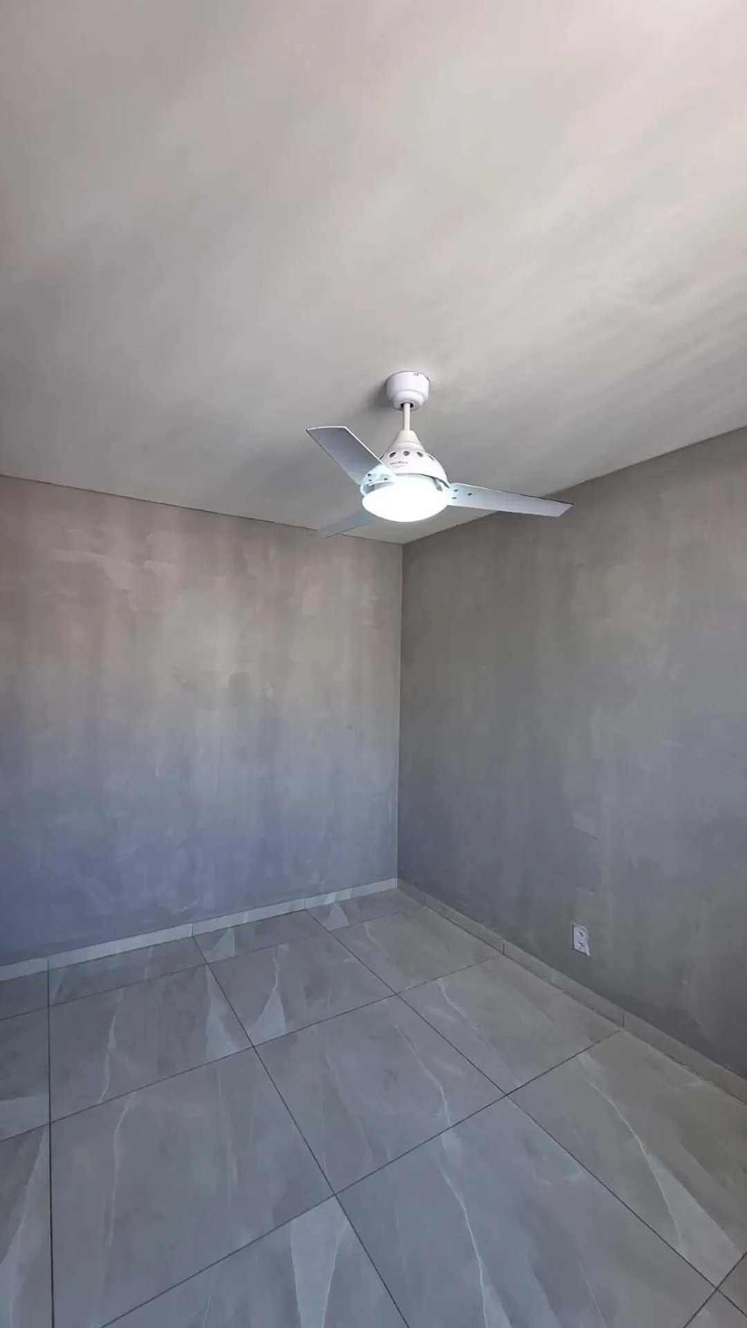 2-bedroom apartment in a building with a gym — photo 5