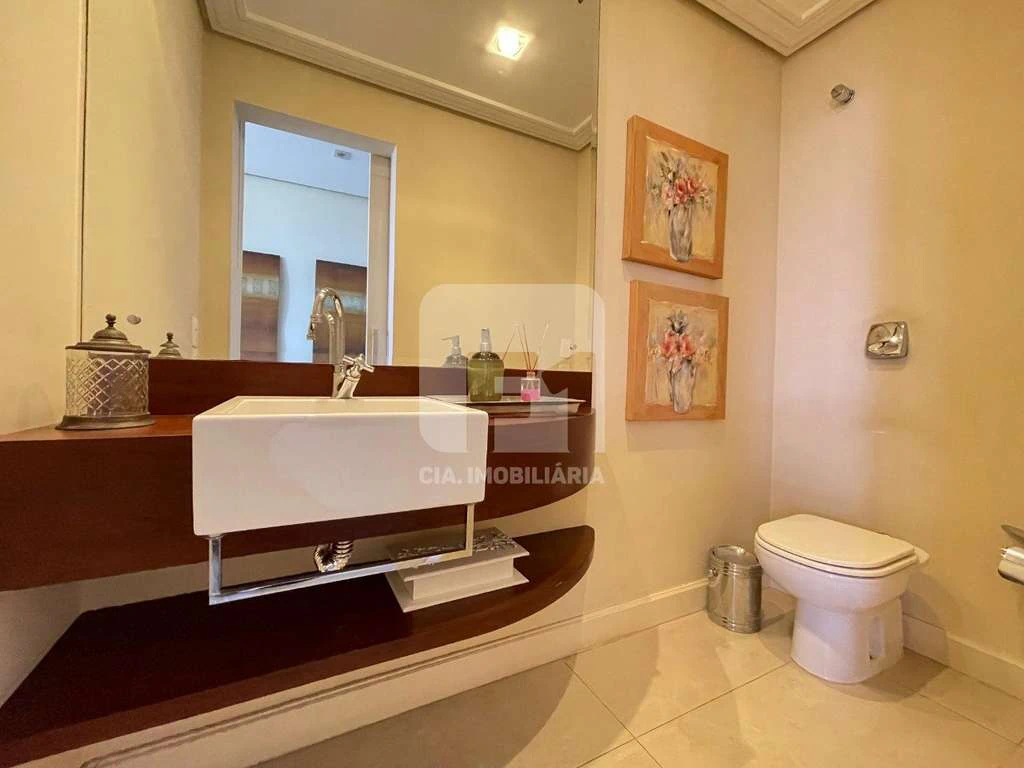 Apartamento de 4 suites con 300 m² y balcón — photo 5