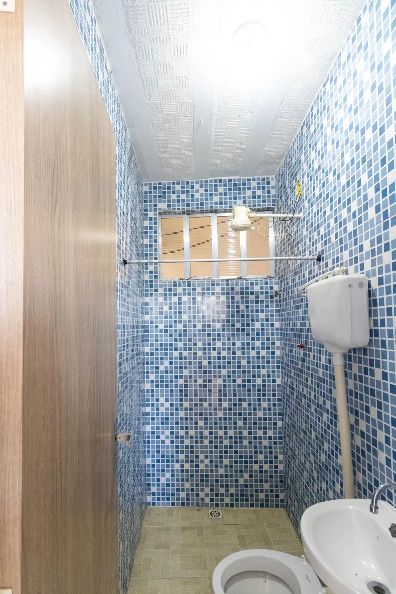 Unfurnished studio with 1 bedroom and 1 bathroom — photo 2