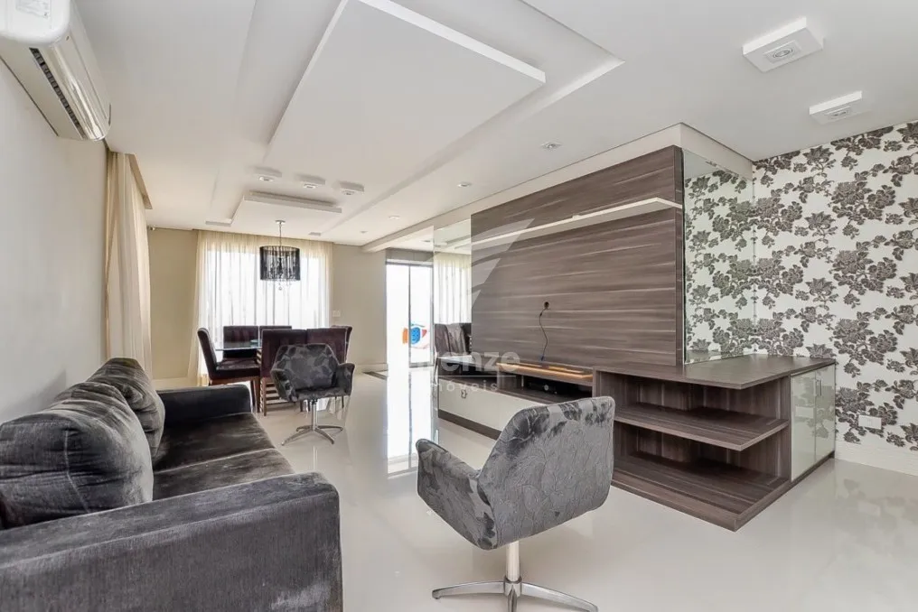 Furnished 352 m² apartment with 3 en-suite bedrooms