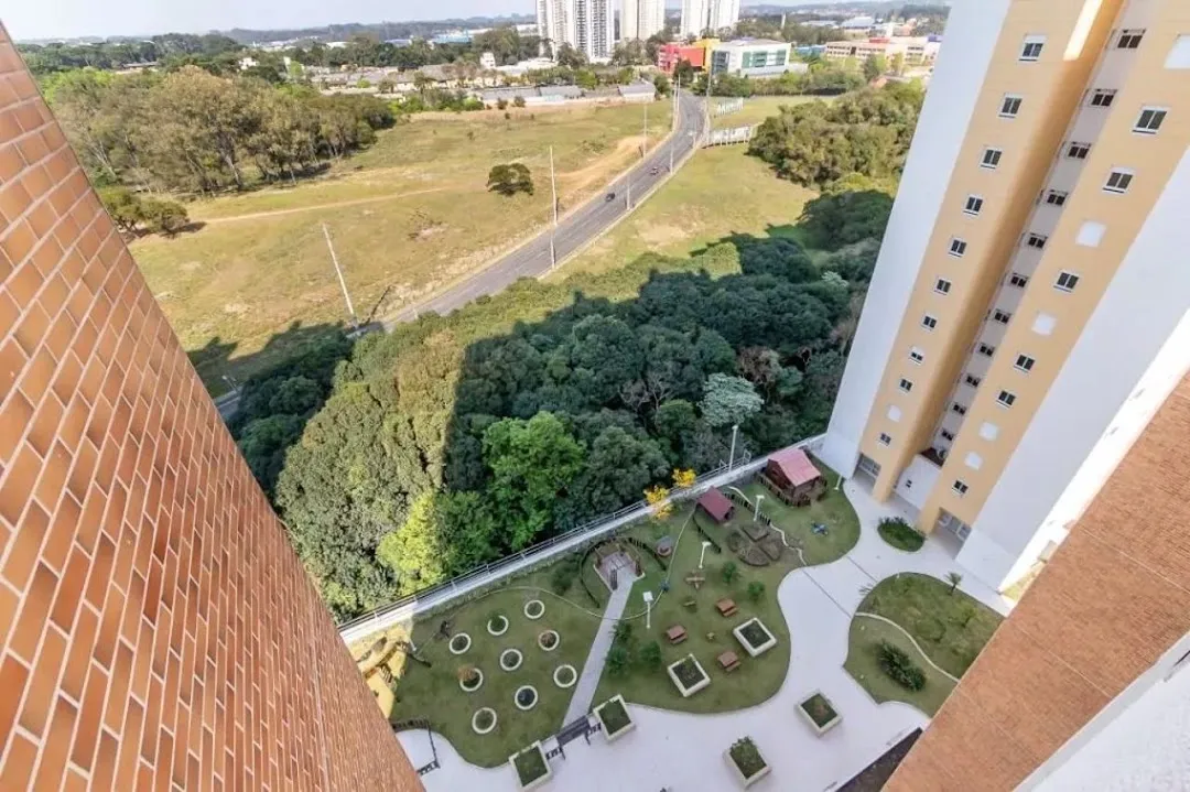 Apartamento de 2 dormitorios con balcón cerrado en vidrio — photo 11
