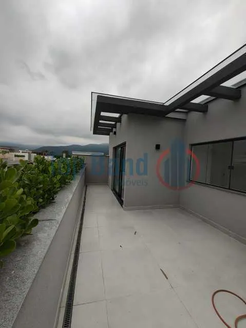 Unfurnished house with 4 bedrooms and 1 bathroom — photo 25