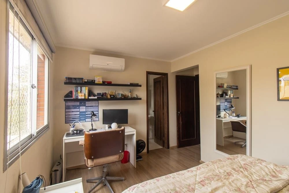 3-bedroom apartment with a home office in Curitiba — photo 10