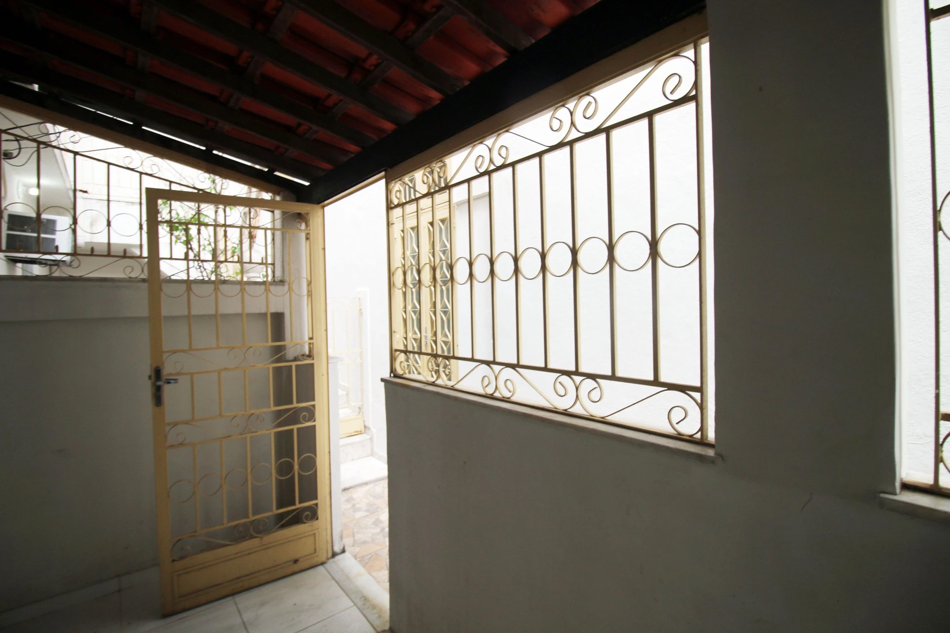 Rental house with 3 en-suite bedrooms and 4 bathrooms — photo 39