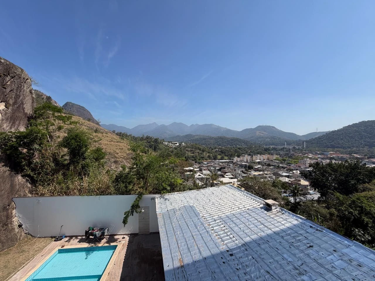 Casa em condomínio com 5 quartos e cozinha integrada — photo 35