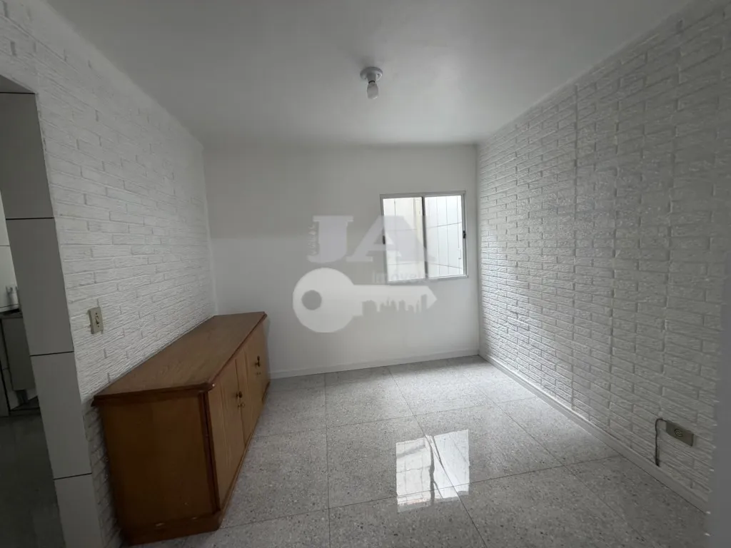 2-bedroom house with a washing machine