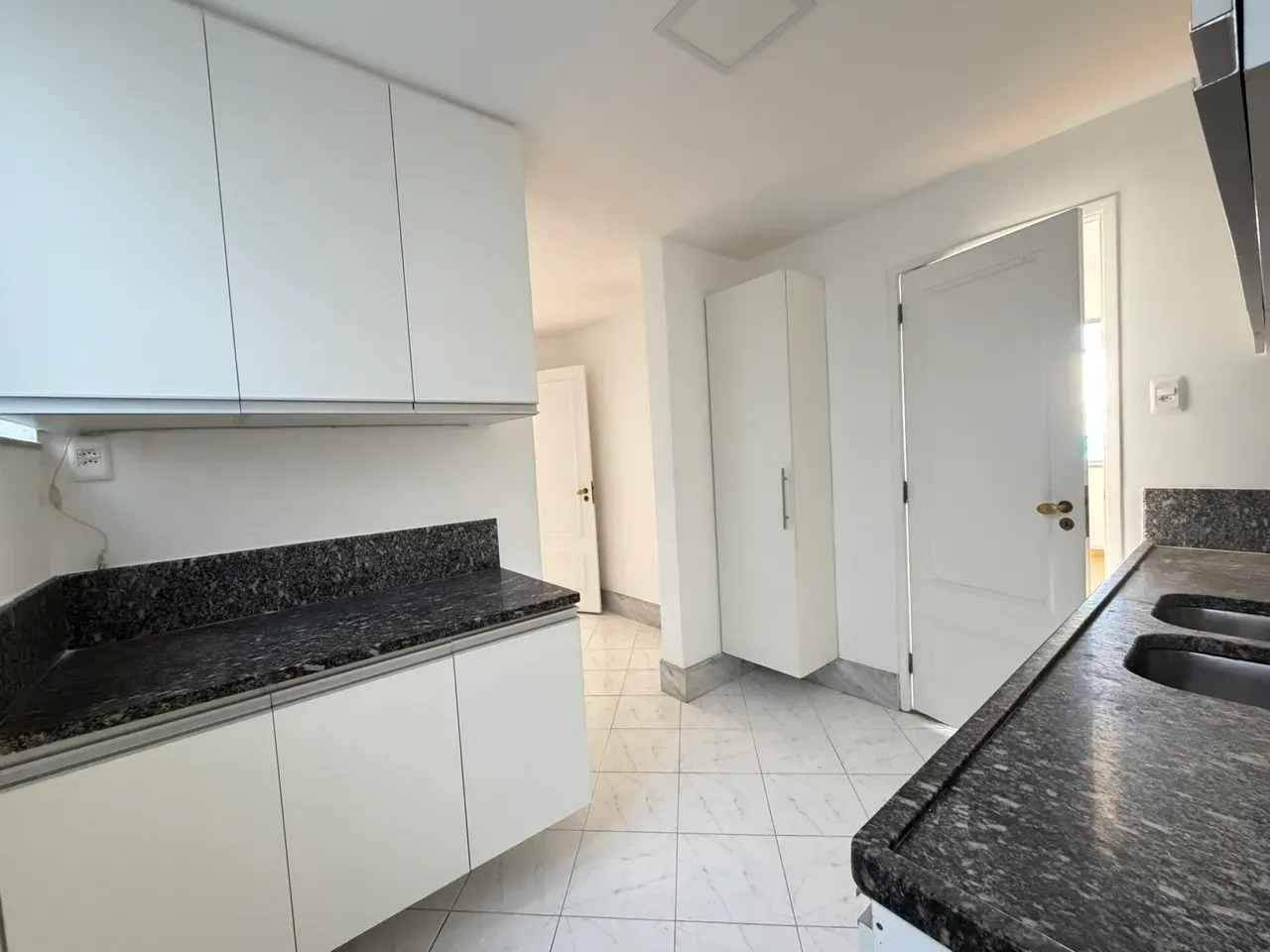 132 m² apartment with 3 bedrooms and 1 parking space — photo 24
