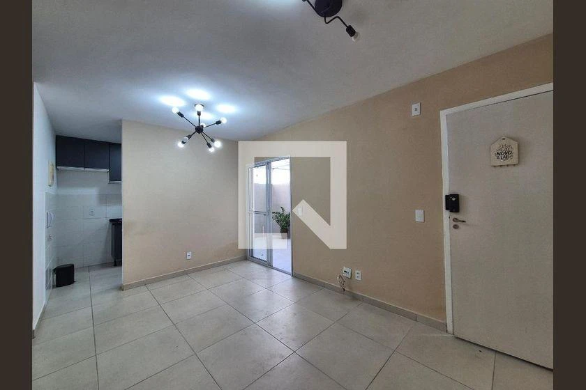 2-bedroom apartment in a building with a gym — photo 7