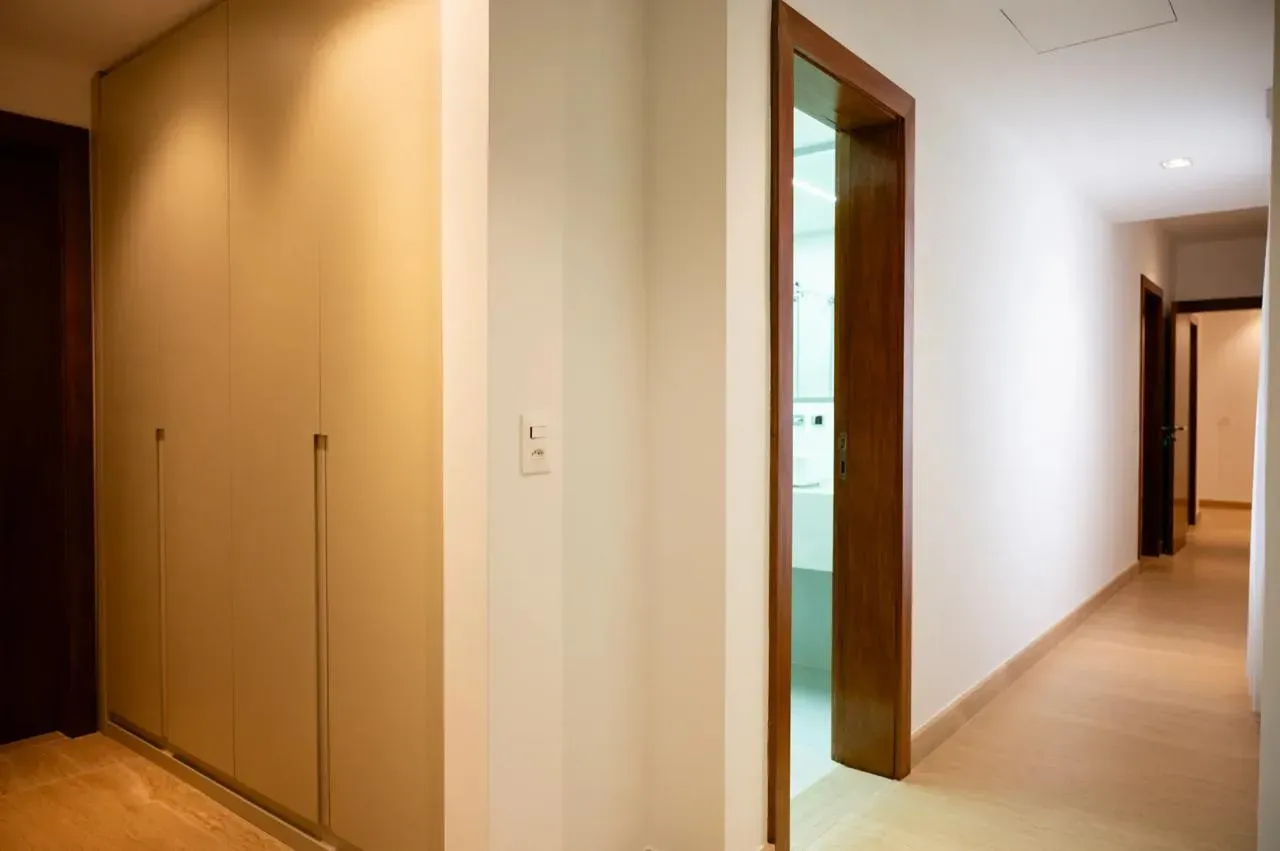 5-bedroom apartment, 1 with its own bathroom, 218 m² — photo 64