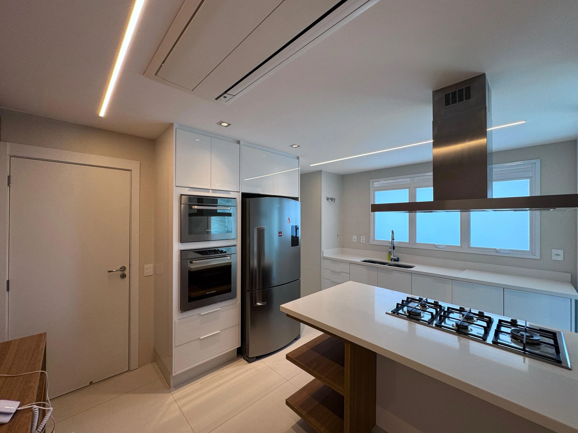 Apartamento mobiliado com 3 suítes e 4 vagas — photo 20