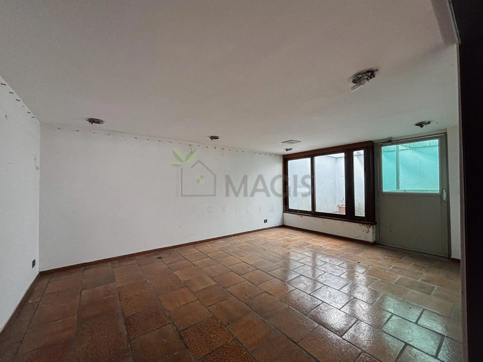 Будинок 604 м² з 4 спальнями та 4 ванними кімнатами — photo 39