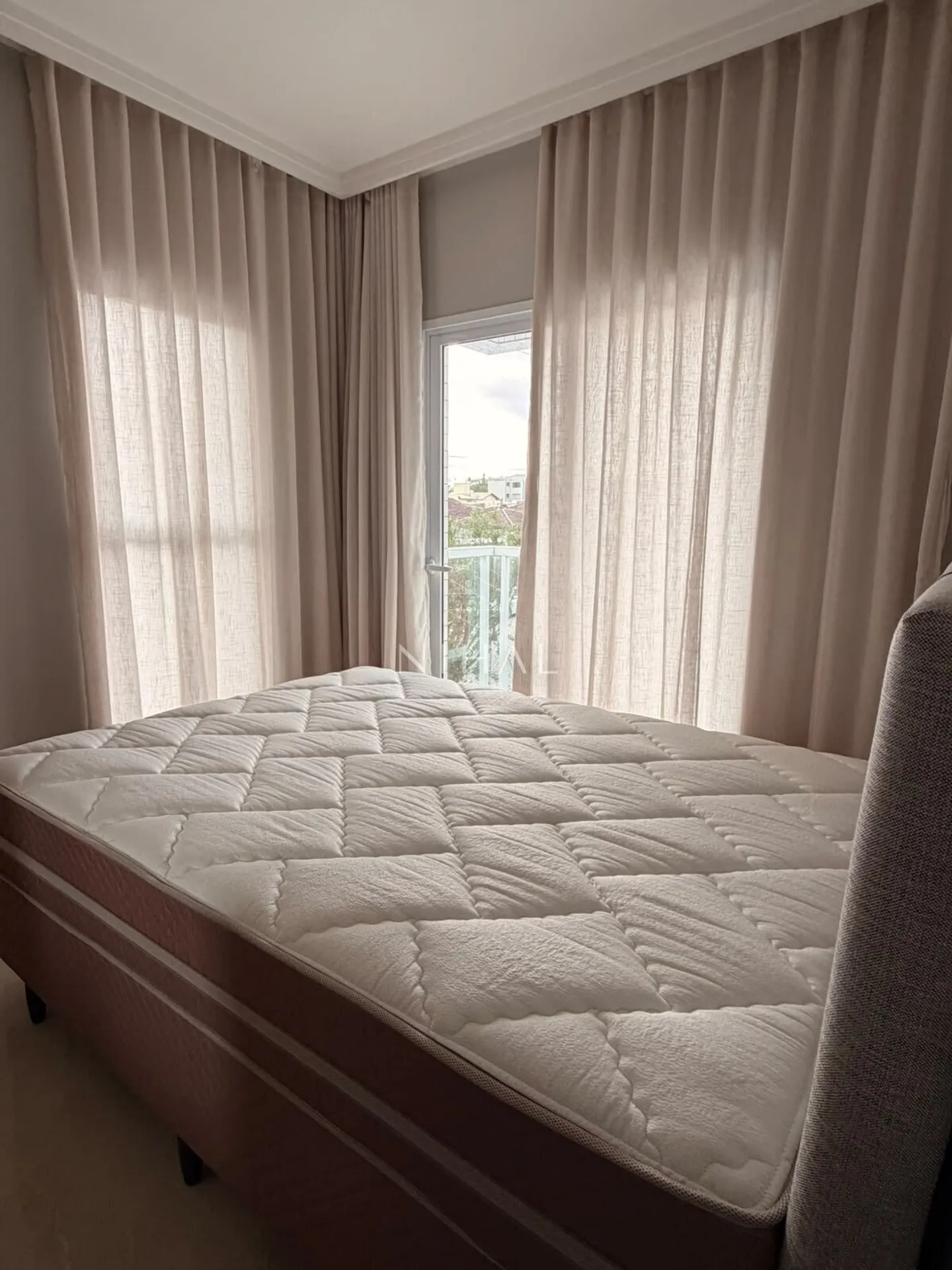 2-bedroom apartment in a building with a gym — photo 9