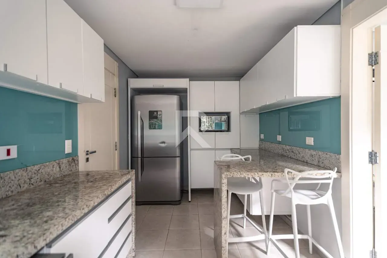 Casa con 4 suites y balcón con parrilla, 464 m² — photo 22
