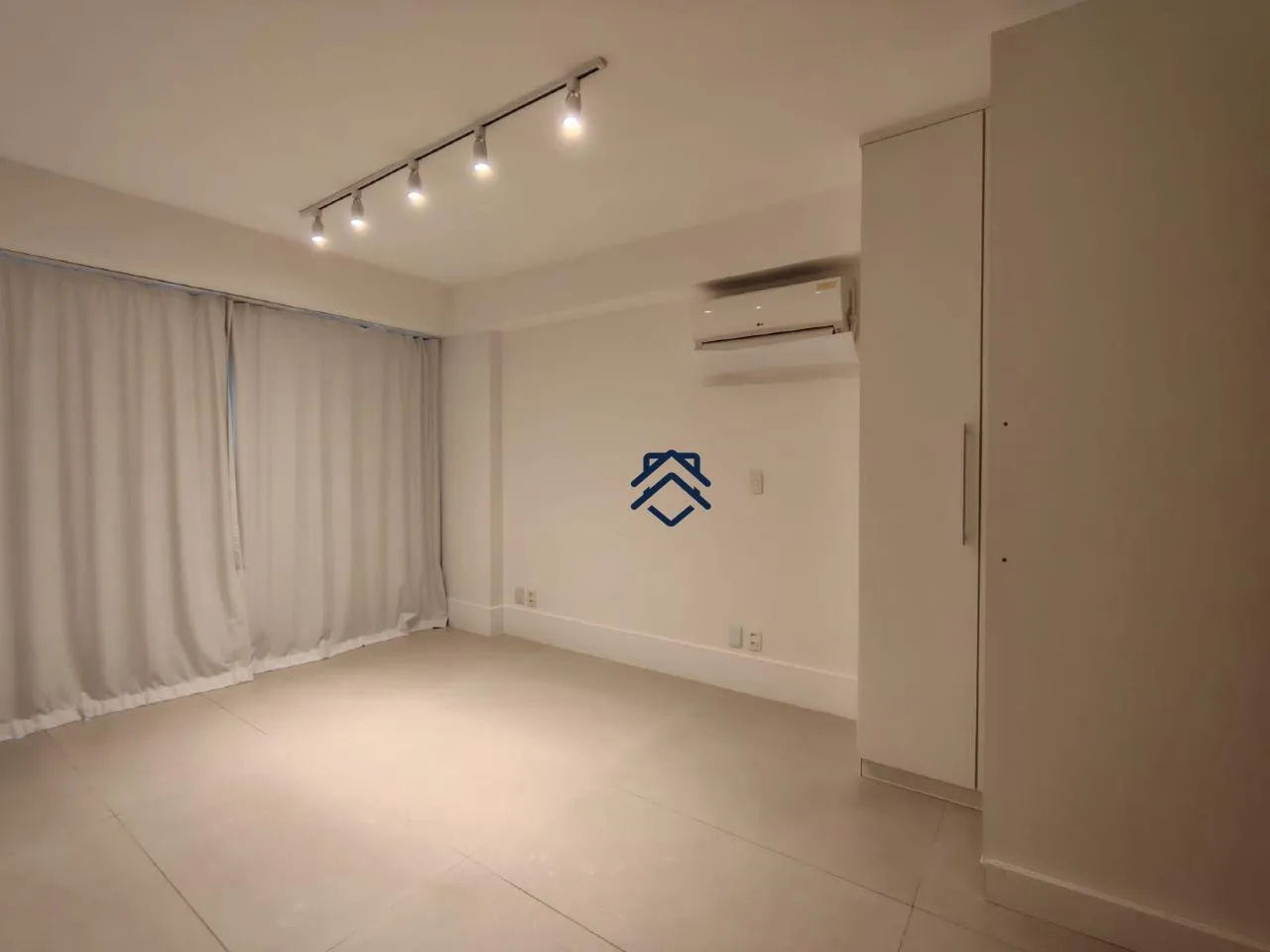 Private BBQ in a 4-bedroom apartment, 193 m² — photo 23