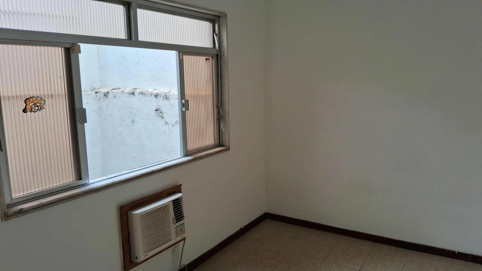 Unfurnished house with 6 bedrooms and private garden — photo 56