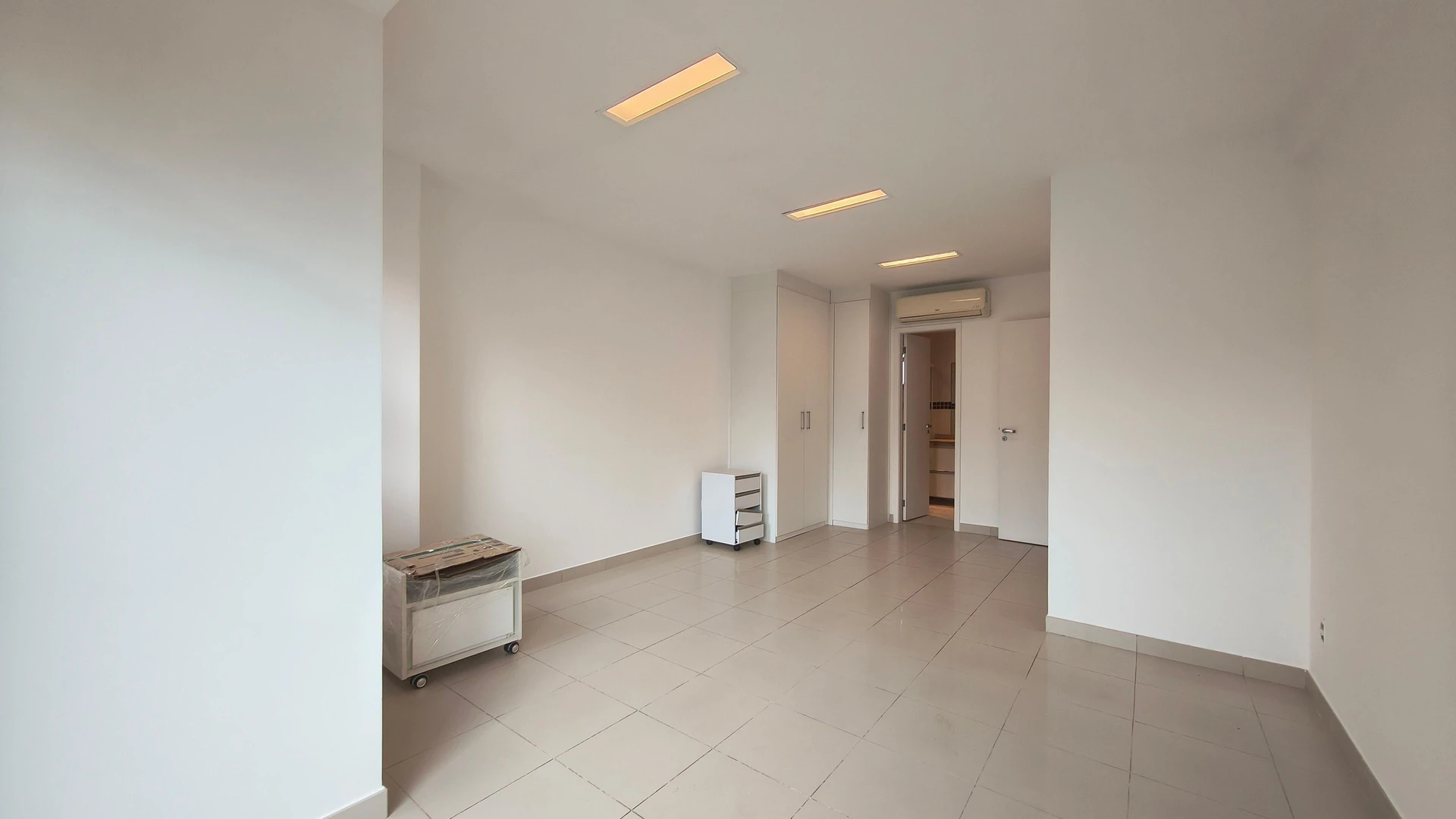 5-bedroom apartment with a washing machine in Rio de Janeiro — photo 12