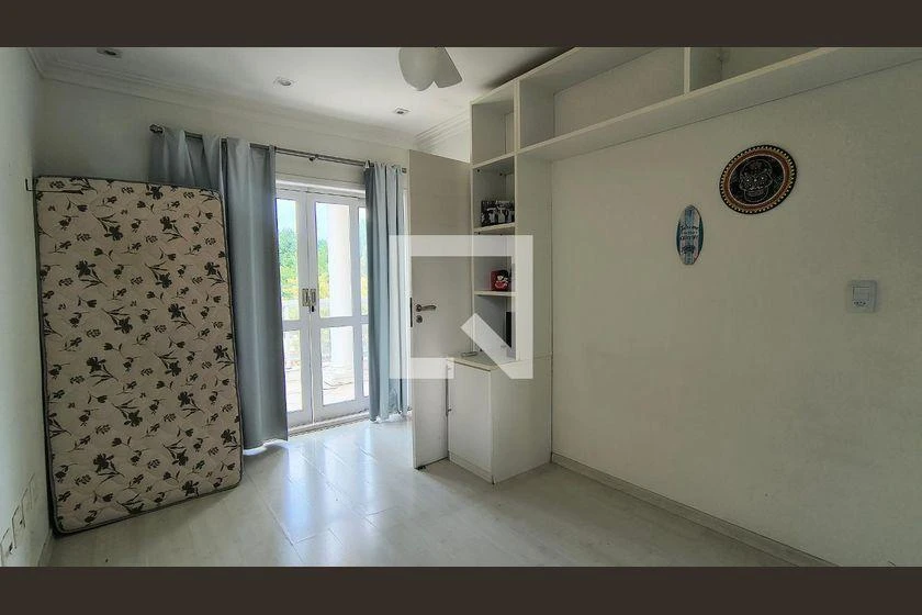 Condominium house with open-plan kitchen and 7 en-suites — photo 47