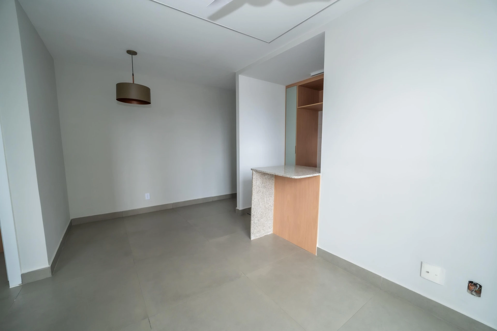2-bedroom apartment in a building with a gym — photo 5