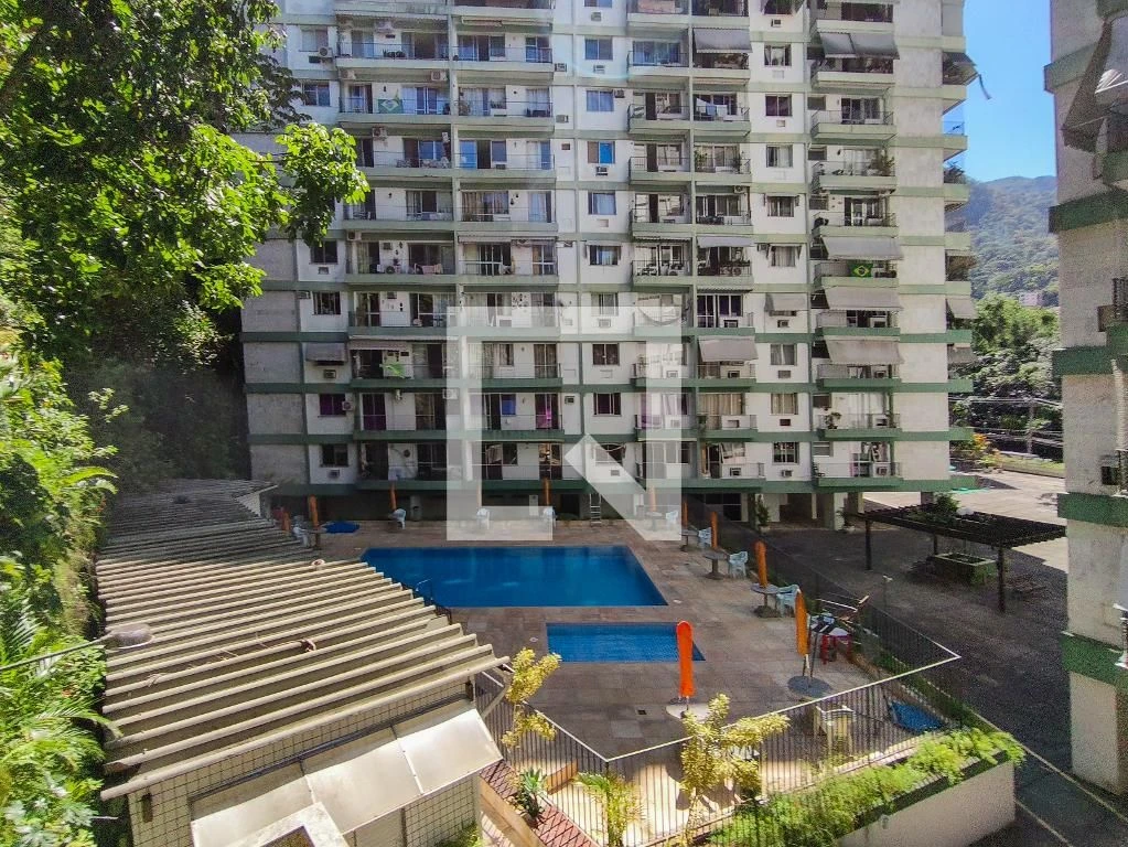 Furnished 4-bedroom apartment with balcony — photo 63