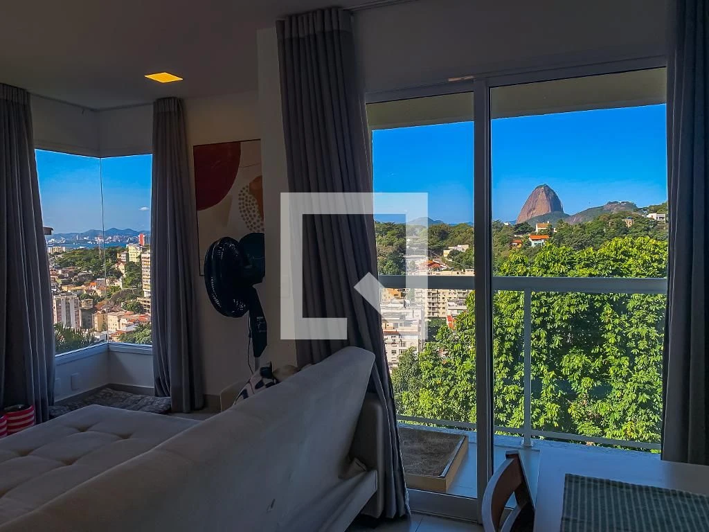 Casa mobiliada, 120 m², com janelas do piso ao teto — photo 2