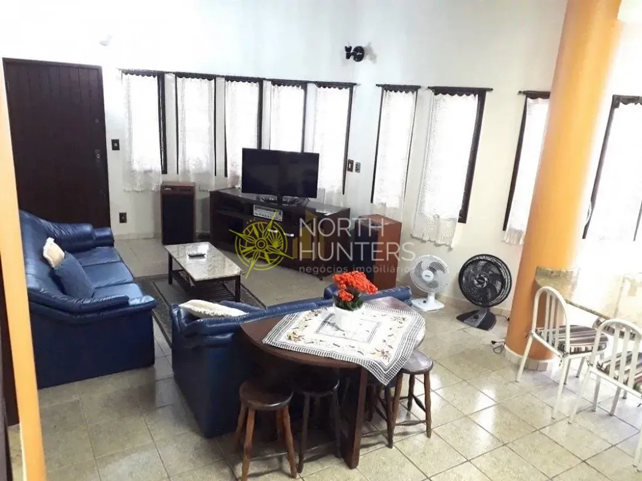 Furnished house with 4 bedrooms and 3 bathrooms