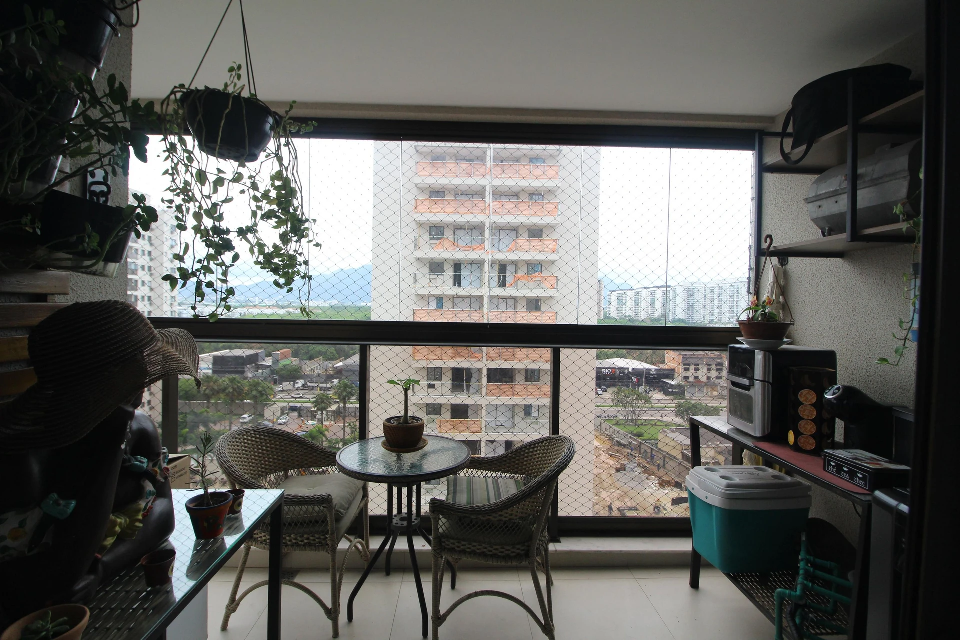 2-bedroom apartment with a glass-enclosed balcony — photo 7