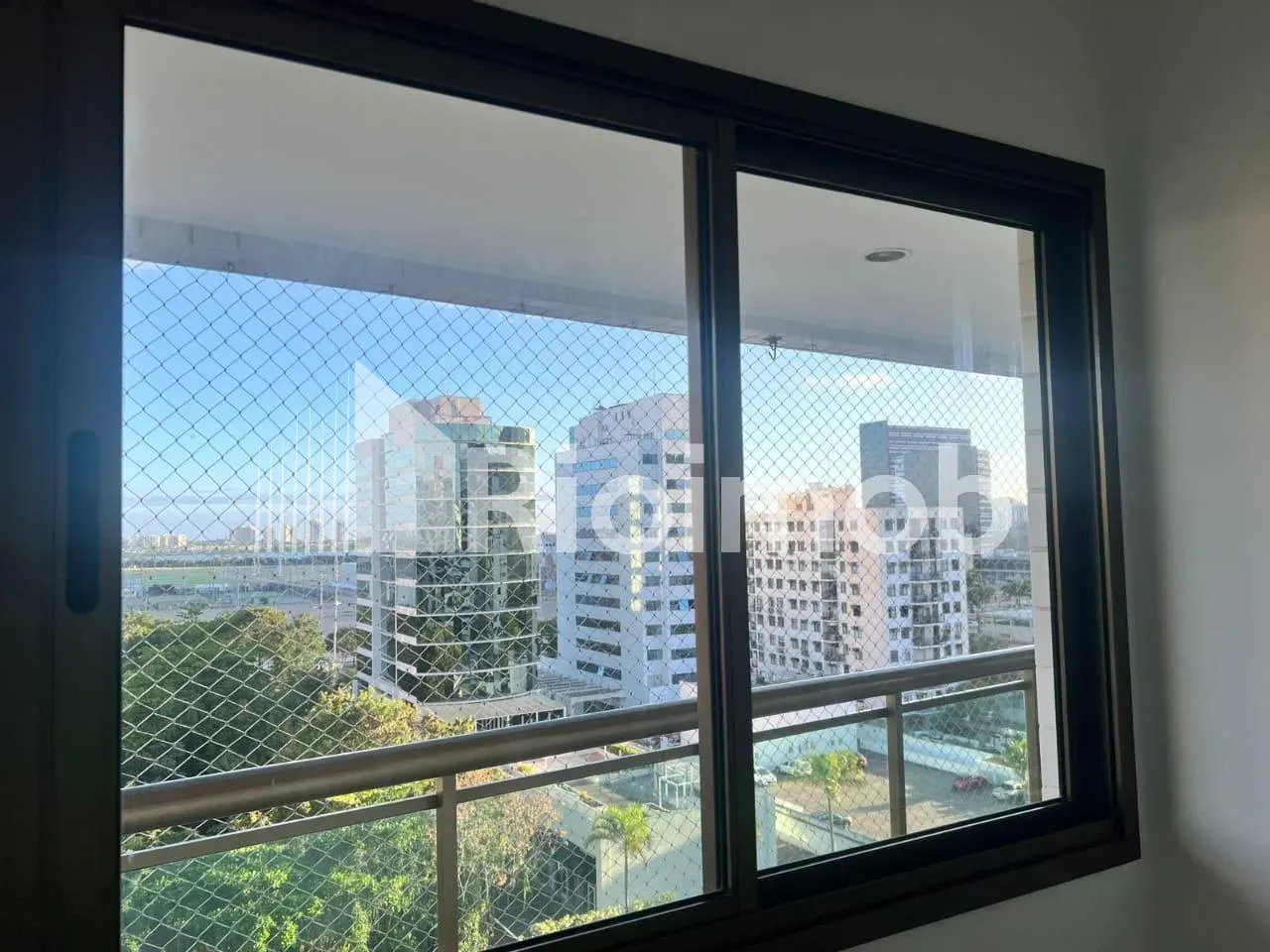 3-bedroom apartment with 2 bathrooms and parking spot — photo 4