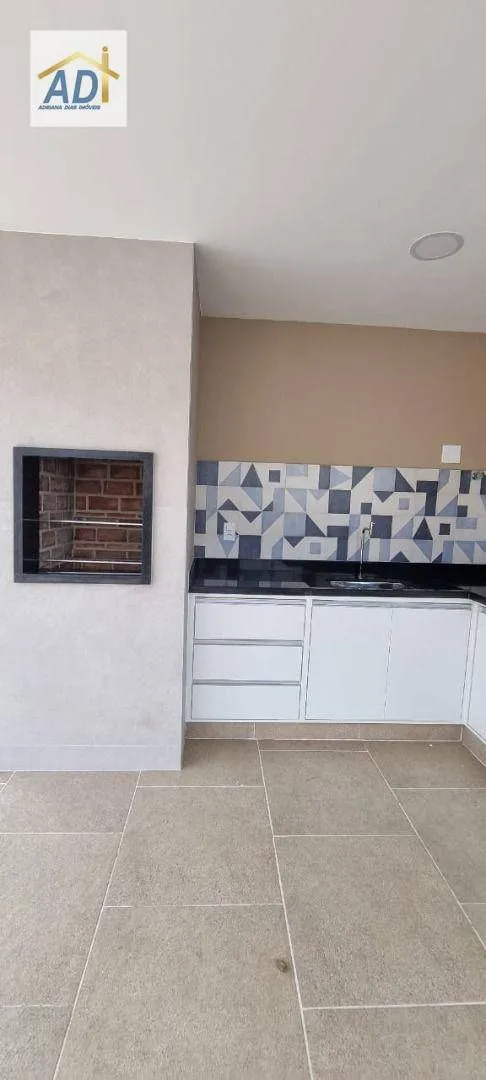 Apartamento de 320 m² com closet e churrasqueira privativa