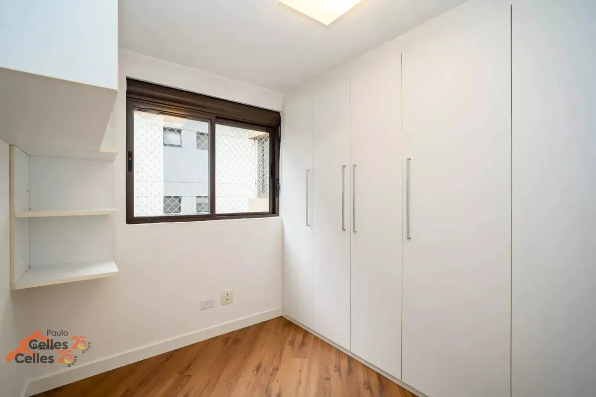 3-bedroom apartment with a grill on the balcony in Curitiba — photo 18