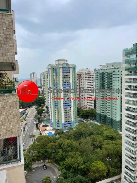Apartment with 2 bedrooms, 3 bathrooms and a glass balcony — photo 15