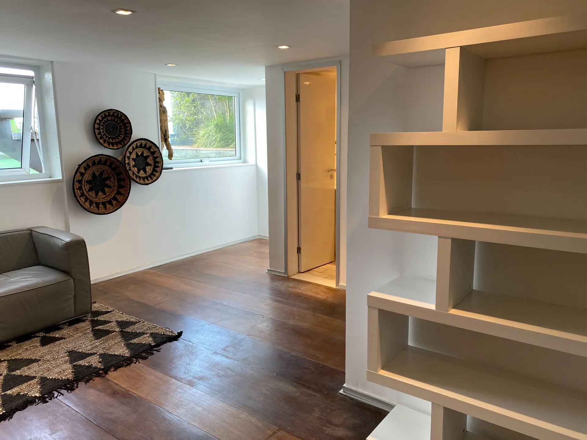800 m² house with 5 bedrooms and an open-plan kitchen — photo 43
