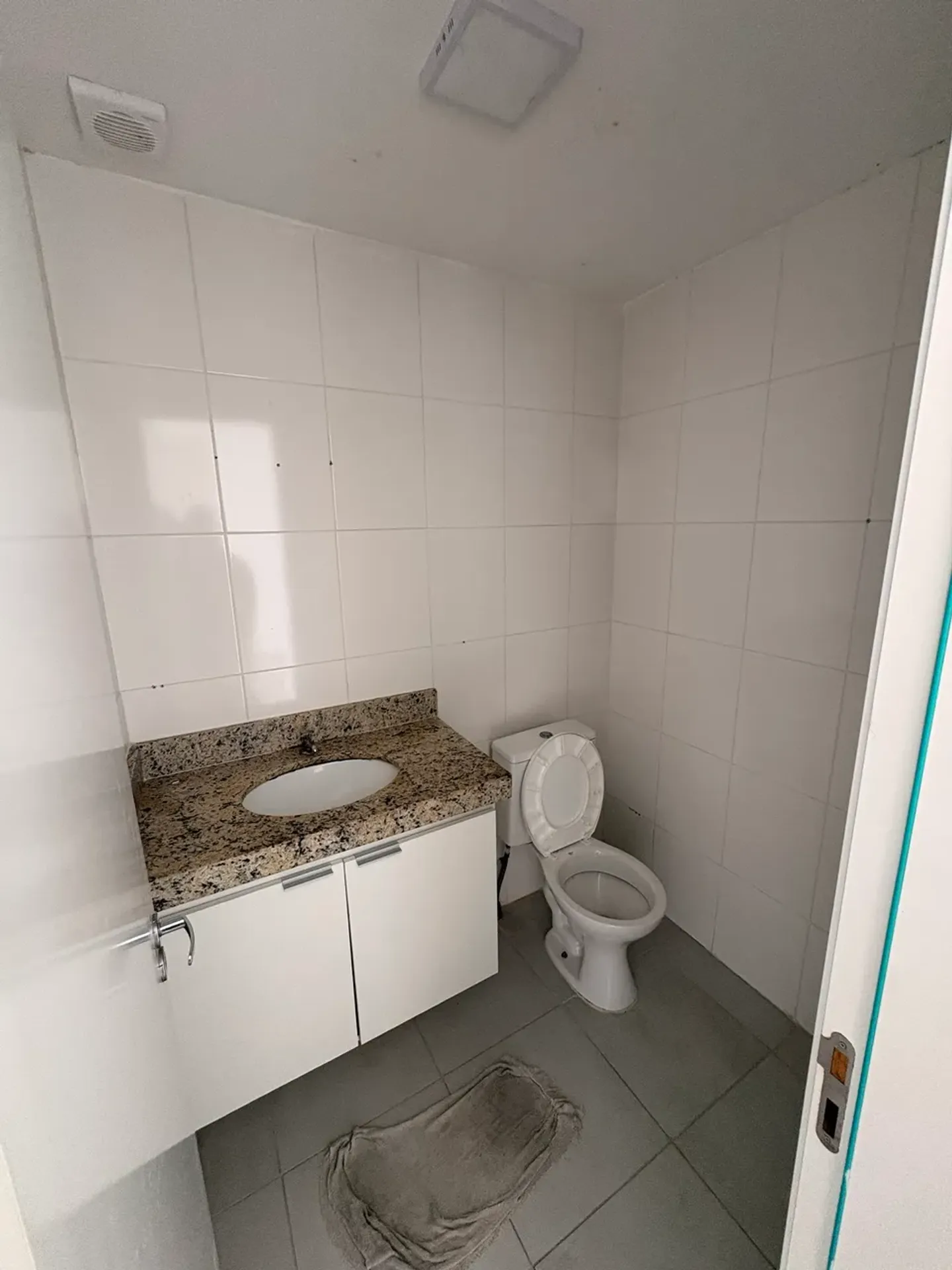 Mountain view in a one-bedroom apartment, 35 m² — photo 6
